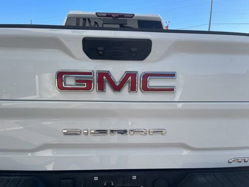 Used 2022 GMC Sierra 2500 AT4 w/ AT4 Premium Plus Package image 17