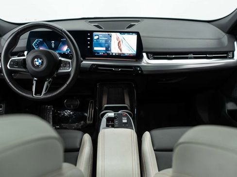 Used 2025 BMW X2 xDrive28i AWD/4WD image 10