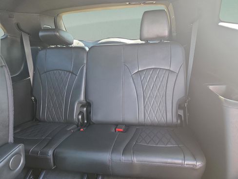 Used 2022 Buick Enclave Avenir w/ Avenir Technology Package image 31