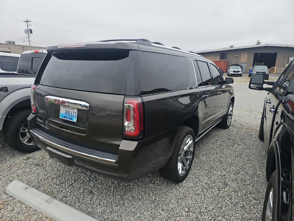 Used 2020 GMC Yukon XL Denali w/ Denali Premium Package AWD/4WD image 8