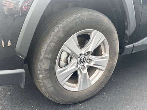 Used 2025 Toyota RAV4 XLE AWD/4WD image 30