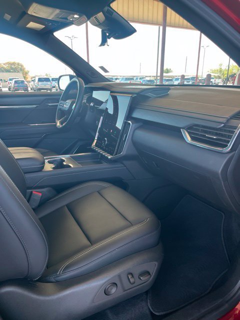 Used 2026 GMC Acadia Elevation w/ Elevation Premium Package FWD image 12