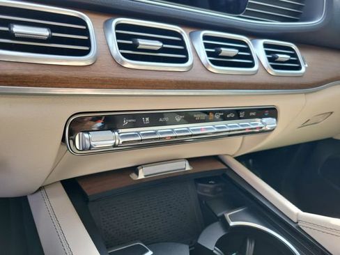 Used 2024 Mercedes-Benz GLE 450 4MATIC image 25