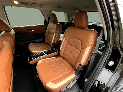 New 2026 Nissan Pathfinder Platinum AWD/4WD image 18