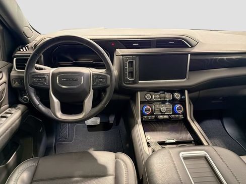 Used 2022 GMC Yukon XL Denali AWD/4WD image 22