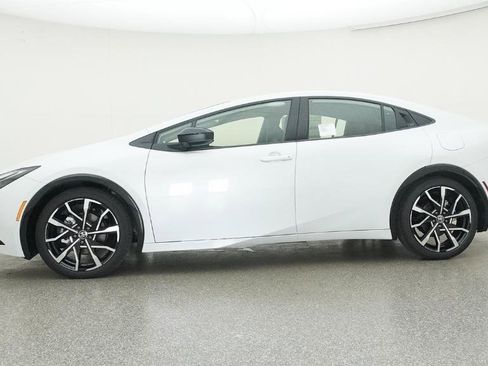 New 2026 Toyota Prius Plug-In Hybrid image 10