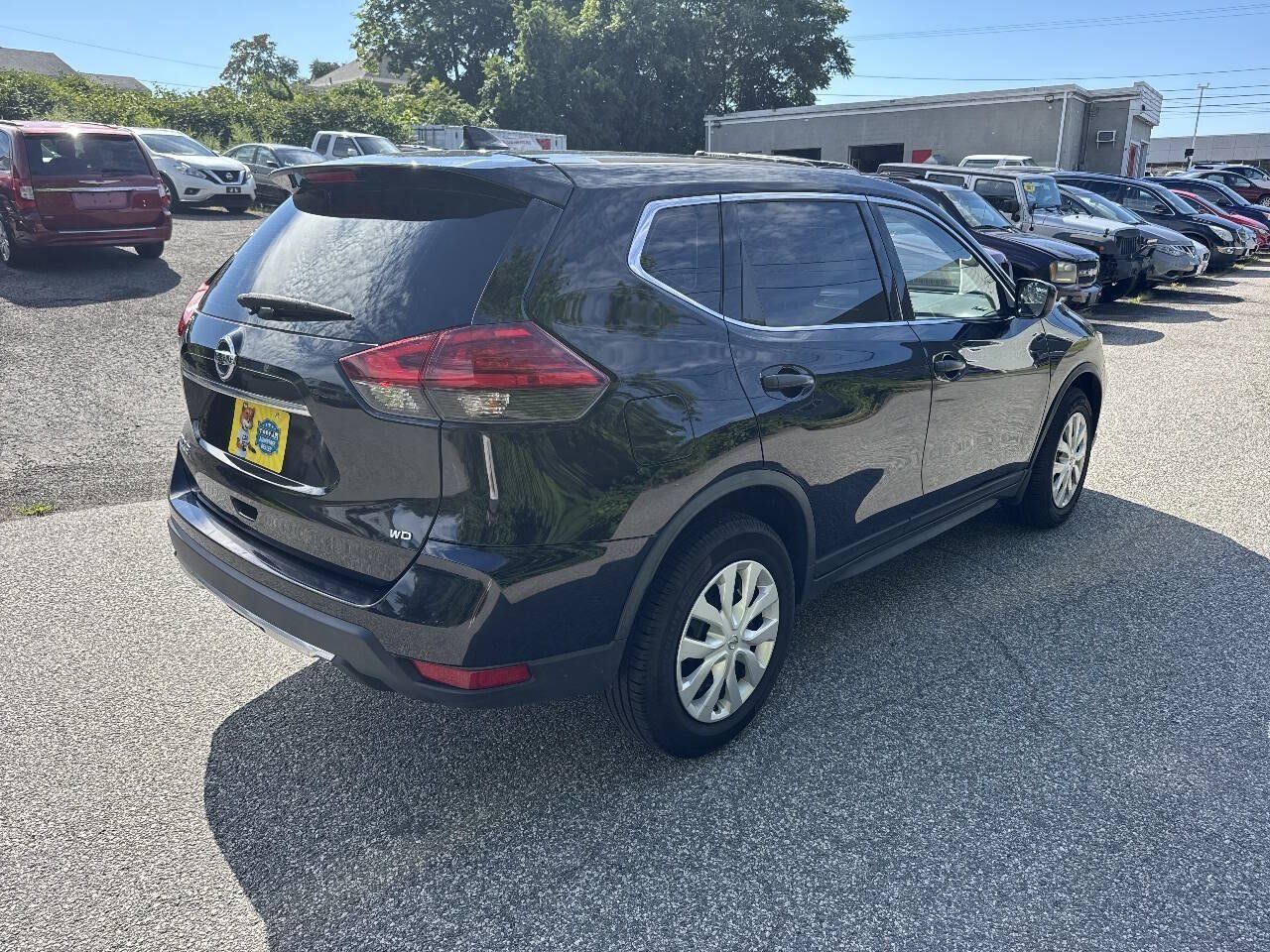 Used 2017 Nissan Rogue S AWD/4WD image 8