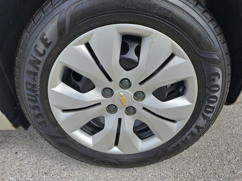 Used 2014 Chevrolet Cruze LS image 11