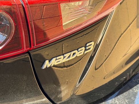 Used 2015 MAZDA MAZDA3 i Touring w/ Technology Package FWD image 11