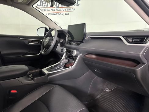 Used 2023 Toyota RAV4 Limited AWD/4WD image 31