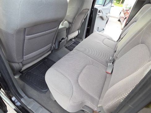 Used 2008 Nissan Frontier SE w/ SE Value Truck Pkg AWD/4WD image 31