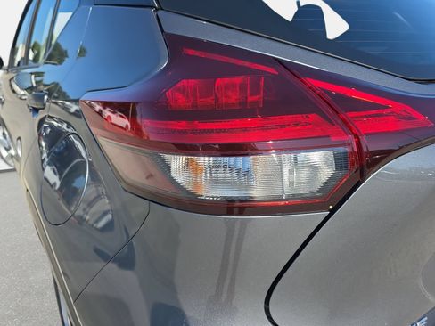 Certified 2025 Nissan Kicks Play S FWD image 31