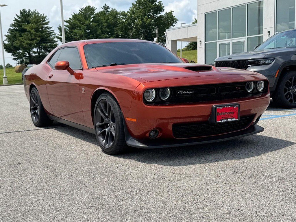 Used 2022 Dodge Challenger R/T Scat Pack w/ Plus Package RWD image 2