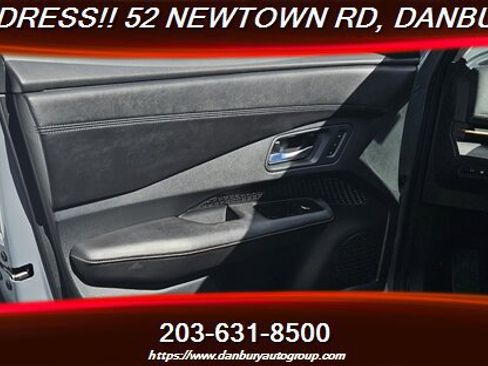 Used 2023 Nissan Ariya Engage image 12