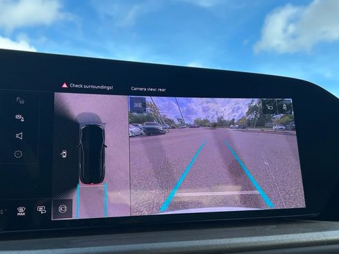 Used 2025 Audi Q5 Premium w/ Convenience Package image 36