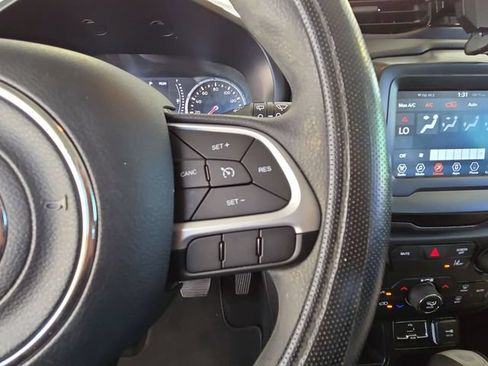Used 2021 Jeep Renegade Sport FWD image 15