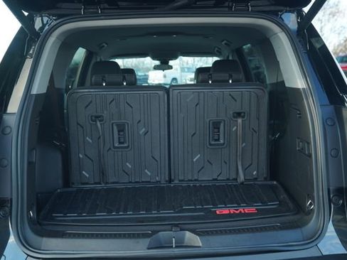 Used 2023 GMC Acadia SLE w/ Driver Convenience Package image 17