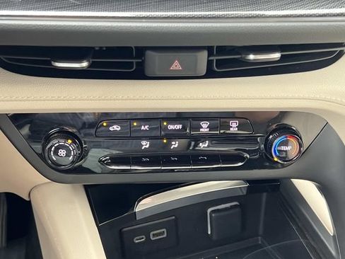 Used 2023 Buick Envision Preferred FWD image 22