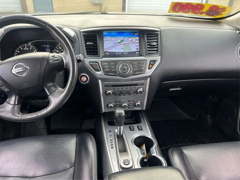 Used 2017 Nissan Pathfinder SL w/ SL Premium Package AWD/4WD image 16