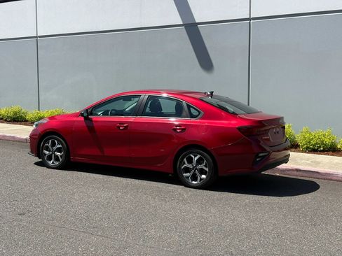 Used 2021 Kia Forte LXS FWD image 4