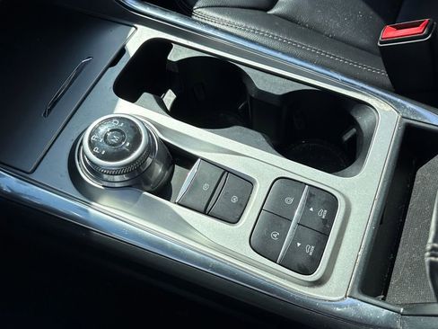 Used 2021 Ford Explorer XLT w/ Equipment Group 202A image 27