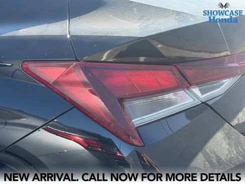 Used 2023 Hyundai Elantra SEL w/ Convenience Package FWD image 9