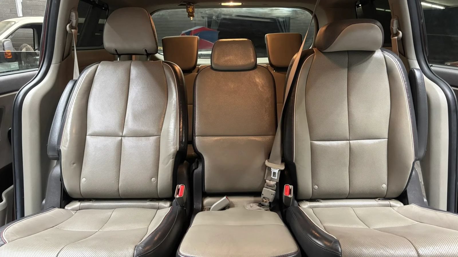 Used 2018 Kia Sedona EX FWD image 11