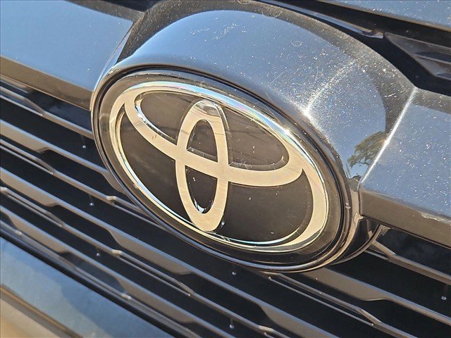 Used 2024 Toyota RAV4 XLE FWD image 30