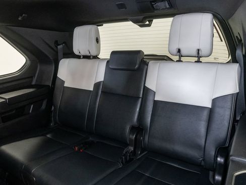Used 2025 Toyota Sequoia Capstone AWD/4WD image 30