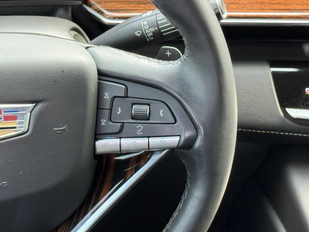 Used 2022 Cadillac Escalade Luxury AWD/4WD image 27