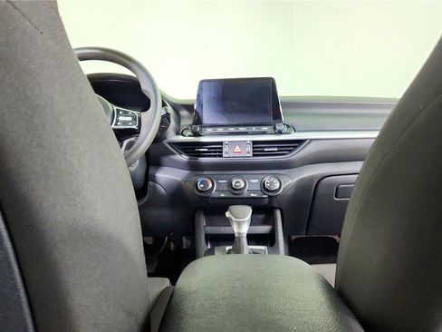 Used 2023 Kia Forte LXS w/ LXS Technology Package image 29