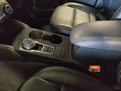 Used 2020 Ford Escape SEL FWD image 26