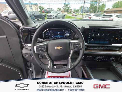 Used 2025 Chevrolet Silverado 2500 LT image 14