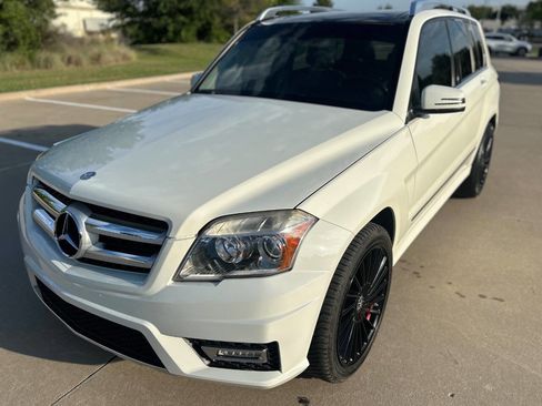 Used 2011 Mercedes-Benz GLK 350 4MATIC image 2