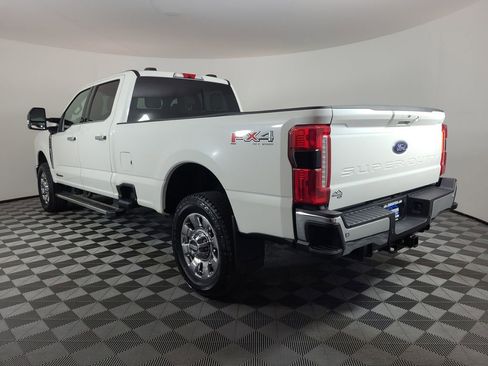Used 2025 Ford F350 Lariat w/ Chrome Package image 5