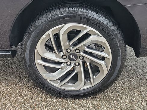 Used 2026 Lincoln Navigator Reserve AWD/4WD image 5
