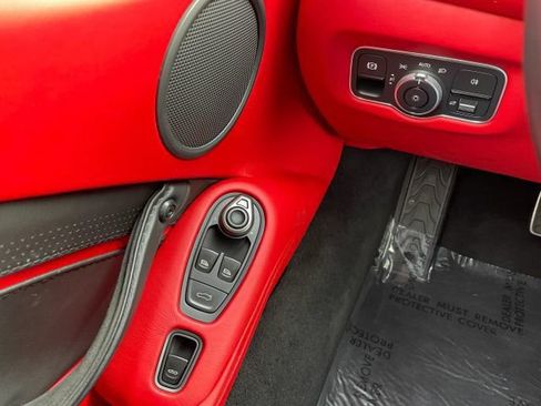 Used 2021 Aston Martin V8 Vantage Roadster image 23