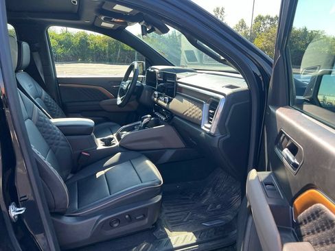 Used 2024 GMC Canyon Denali AWD/4WD image 10