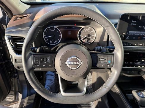 Used 2023 Nissan Rogue SL w/ SL Premium Package image 21