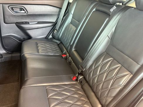 Used 2021 Nissan Rogue Platinum image 21