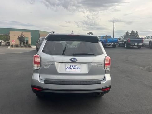 Used 2017 Subaru Forester 2.5i Premium w/ All-Weather Package AWD/4WD image 10