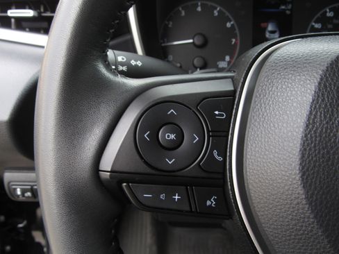 Used 2025 Toyota Corolla SE w/ SE Package image 22