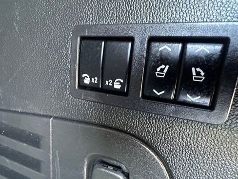 Used 2020 Cadillac Escalade Luxury image 74