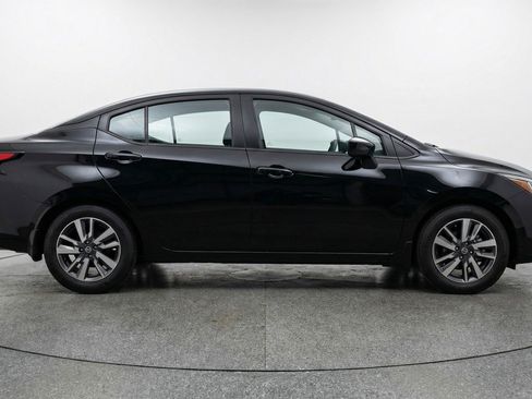 Used 2025 Nissan Versa SV image 11