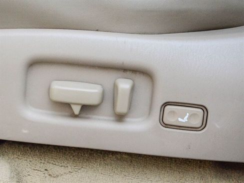 Used 2000 Toyota Land Cruiser AWD/4WD image 29