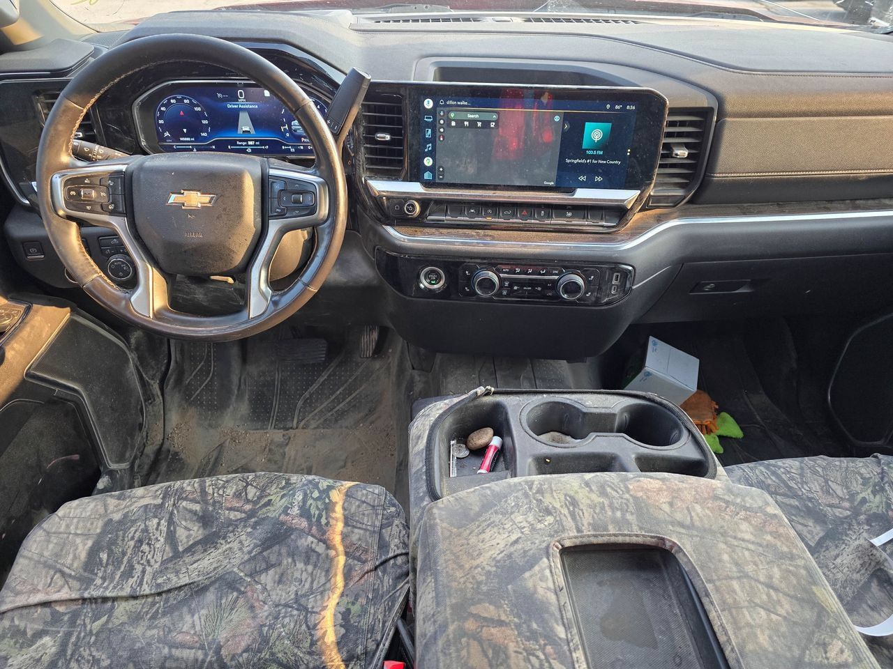 Used 2022 Chevrolet Silverado 1500 LT AWD/4WD image 20