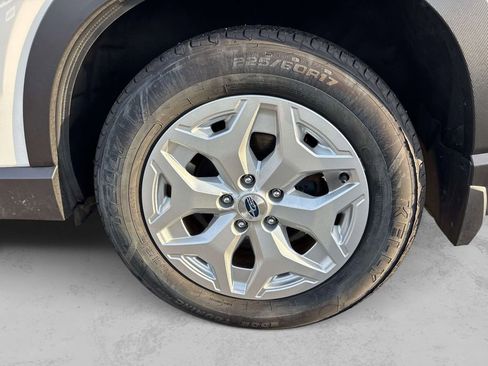 Used 2023 Subaru Forester image 8