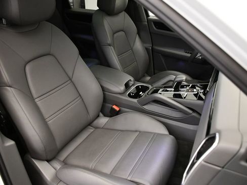 Used 2023 Porsche Cayenne image 51