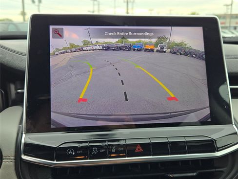 Certified 2022 Jeep Compass Limited w/ Elite Group image 31