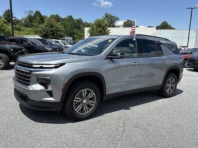 New 2025 Chevrolet Traverse LT
